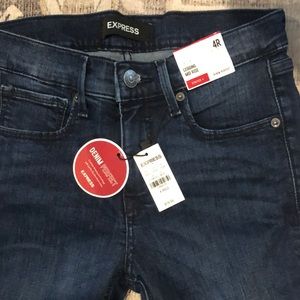 Brand new size 4R Legging Mid Rise Jeans